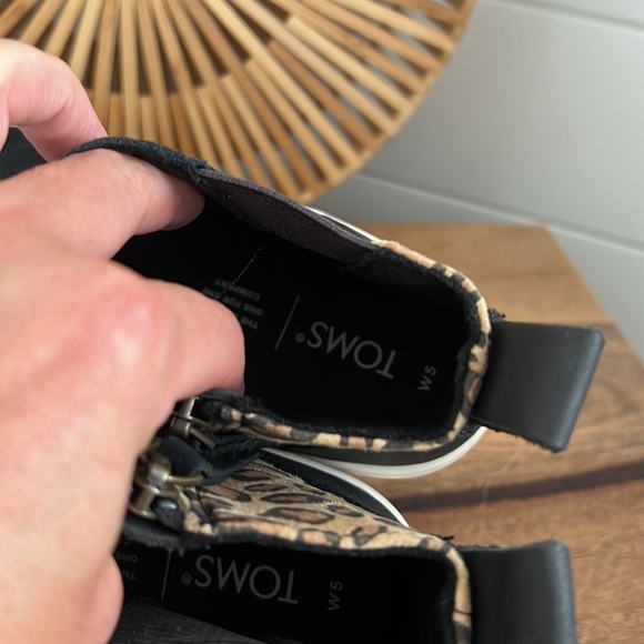 NWT Tom’s ortholite Jamie booties - Picture 17 of 17